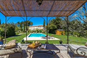 Hotels in Evenos